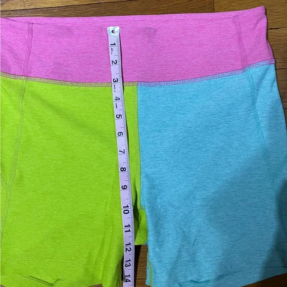 Outdoor Voices shorts - Picture 7 of 8